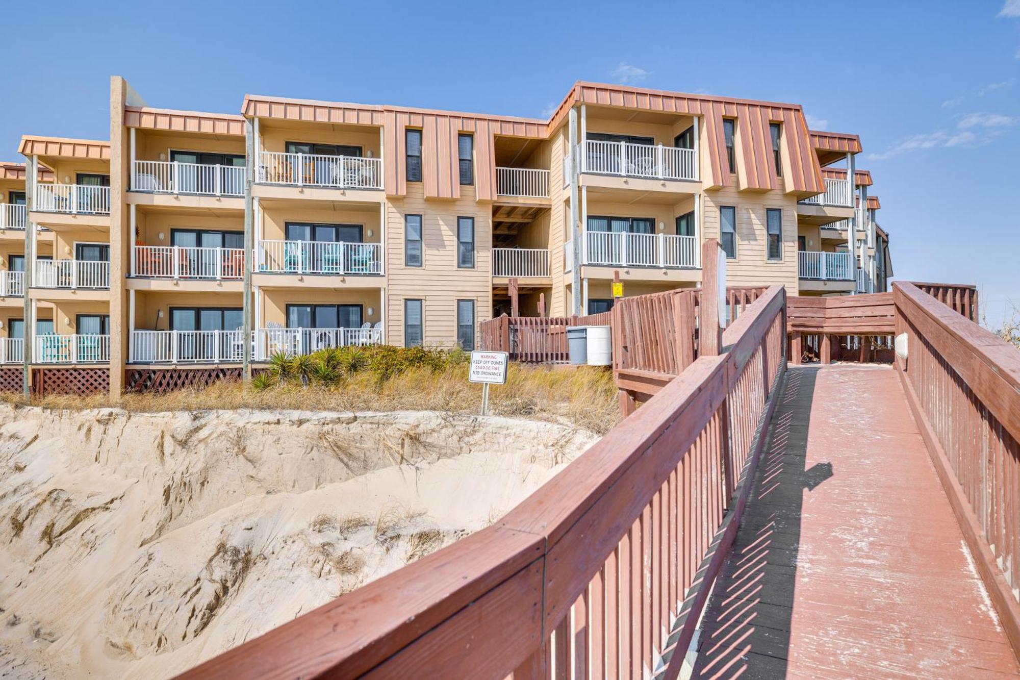 Steps To The Beach Oceanfront Condo With Lanai! ノース・トップセール・ビーチ エクステリア 写真