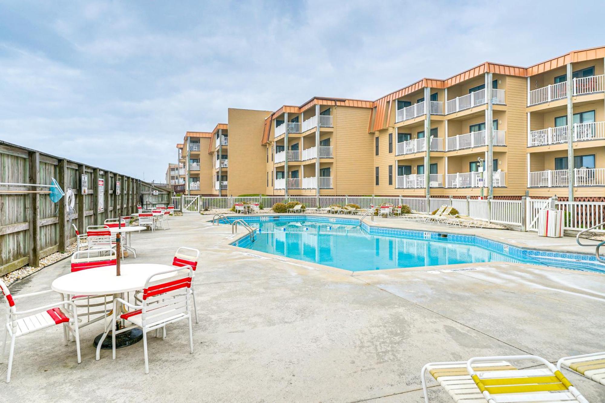 Steps To The Beach Oceanfront Condo With Lanai! ノース・トップセール・ビーチ エクステリア 写真