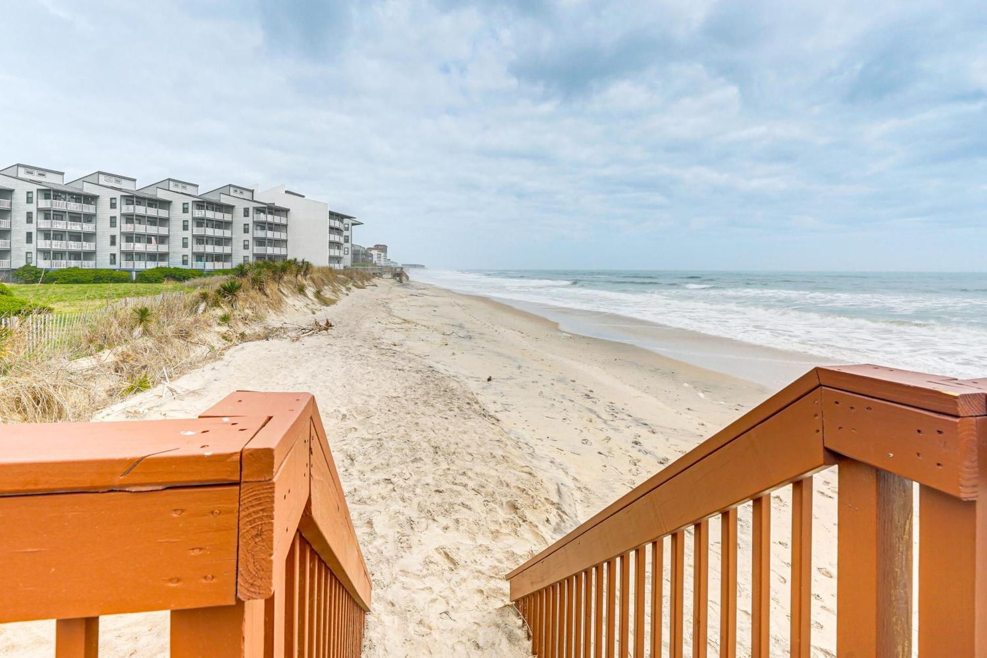 Steps To The Beach Oceanfront Condo With Lanai! ノース・トップセール・ビーチ エクステリア 写真