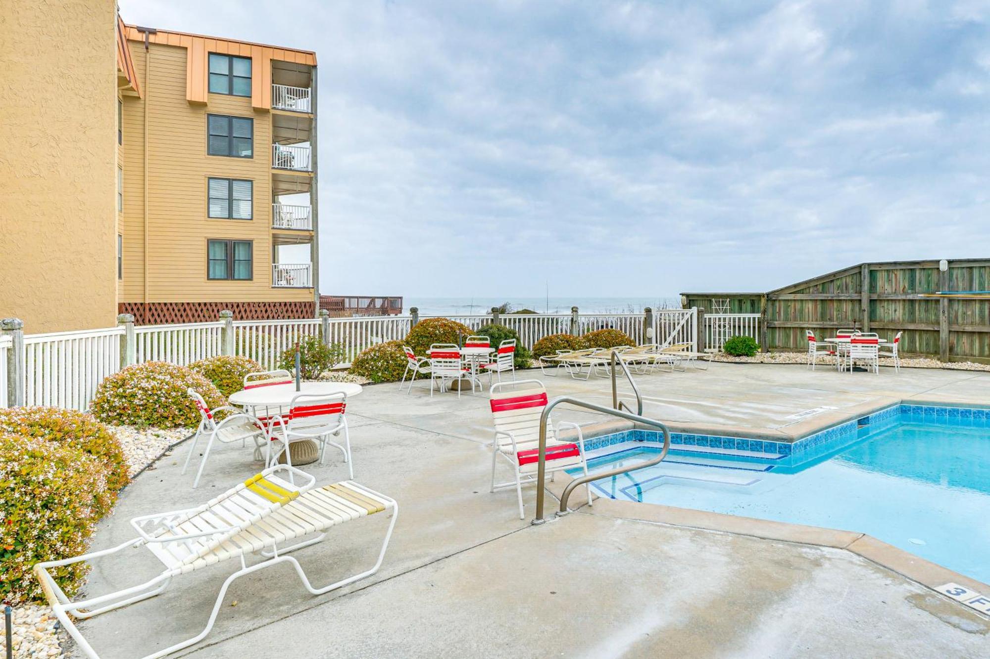 Steps To The Beach Oceanfront Condo With Lanai! ノース・トップセール・ビーチ エクステリア 写真