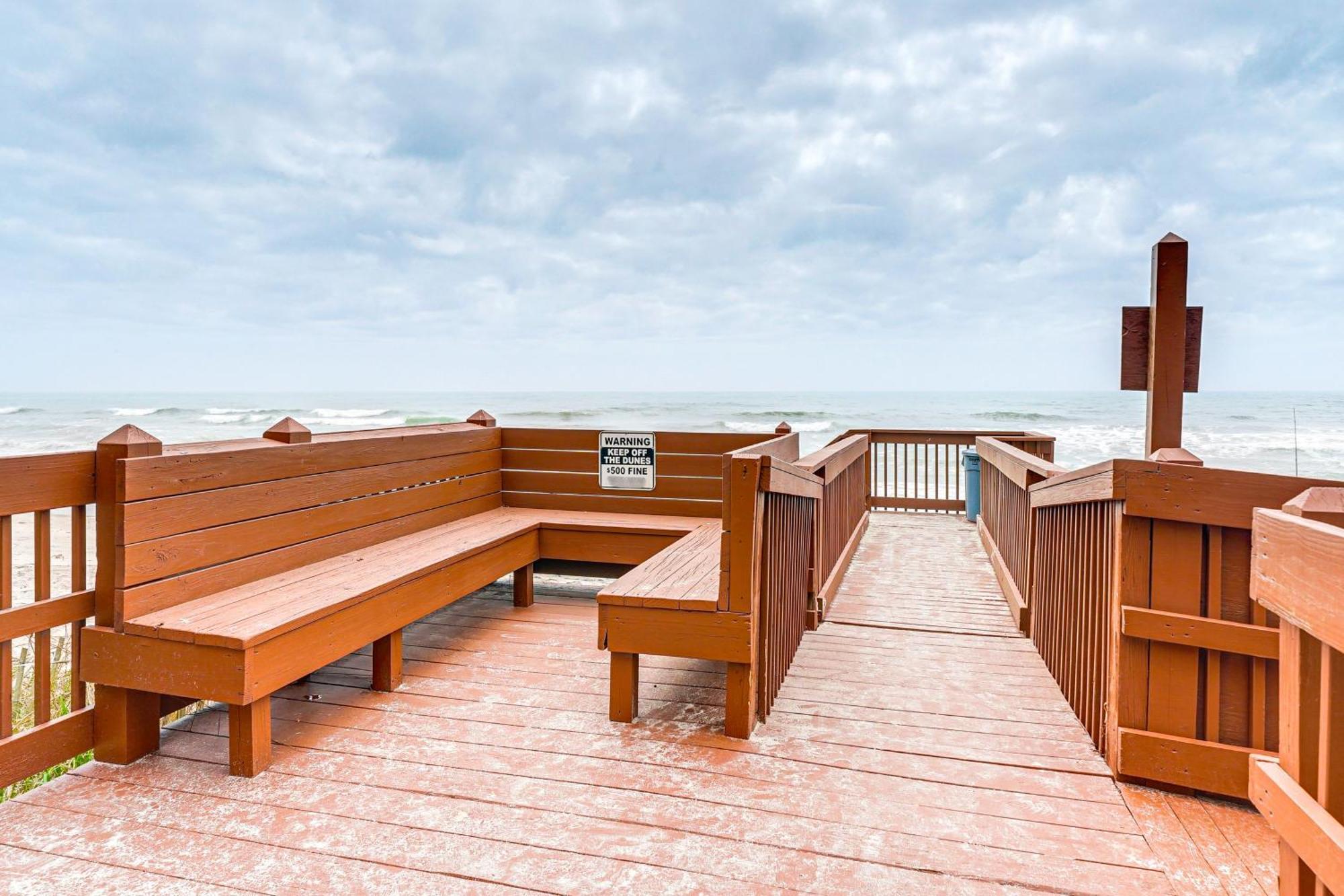 Steps To The Beach Oceanfront Condo With Lanai! ノース・トップセール・ビーチ エクステリア 写真
