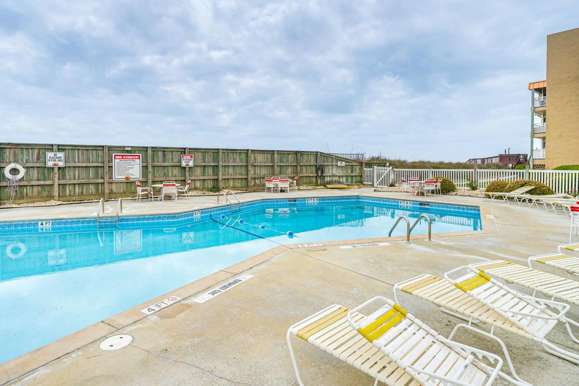 Steps To The Beach Oceanfront Condo With Lanai! ノース・トップセール・ビーチ エクステリア 写真